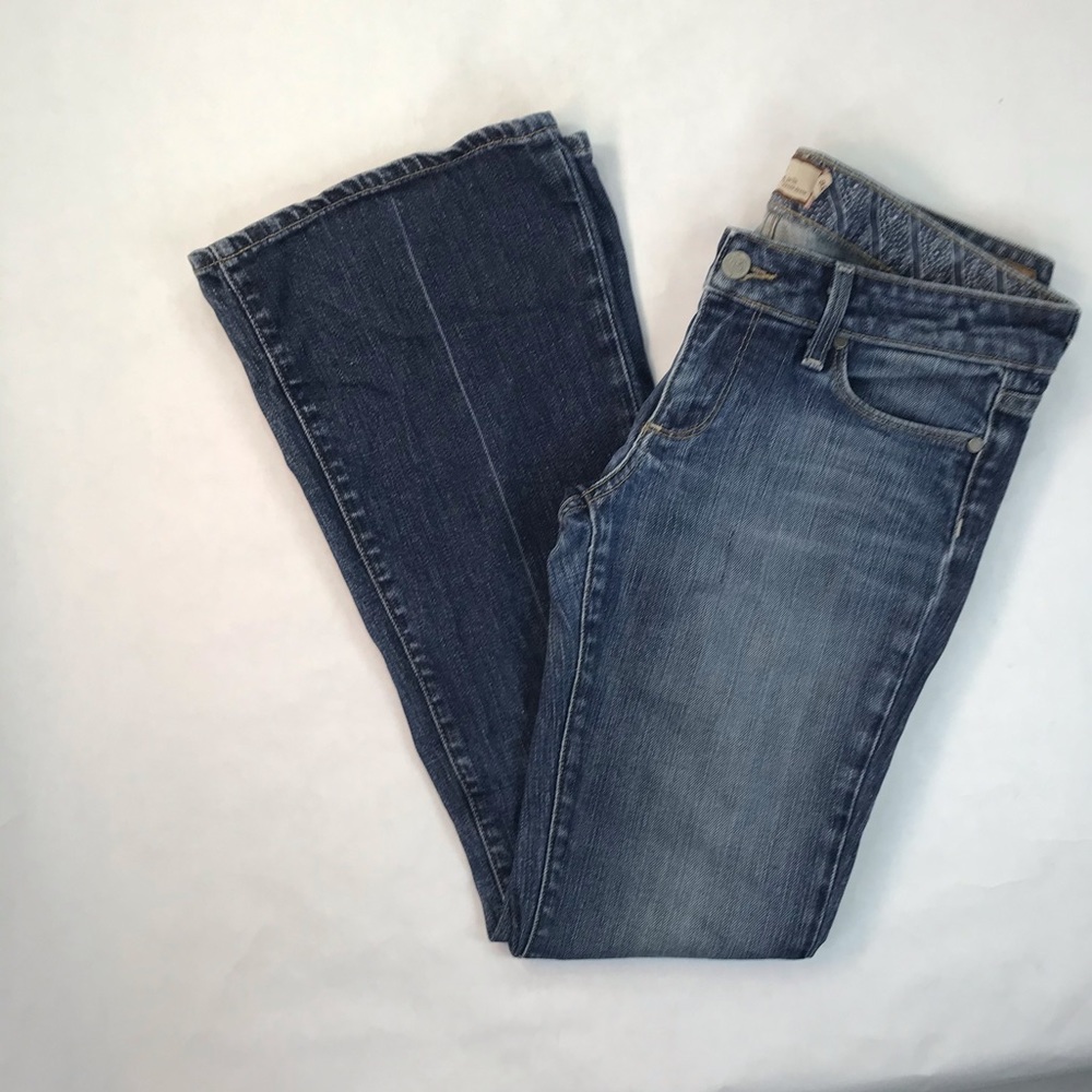 Paige Laurel Canyon Jeans in Medium Wash - Size 28
